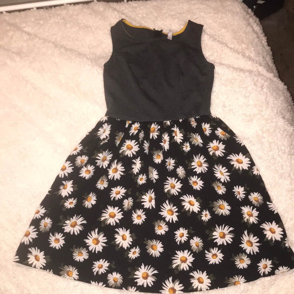 xhilaration daisy print dress